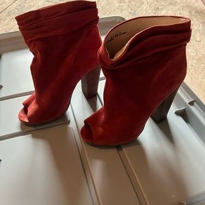 Worn once like new Chinese laundry heels